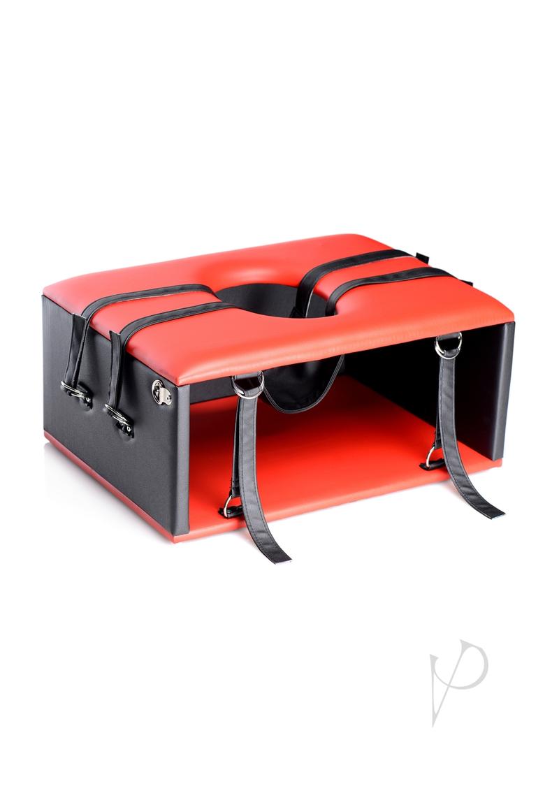 The-Queening-Chair